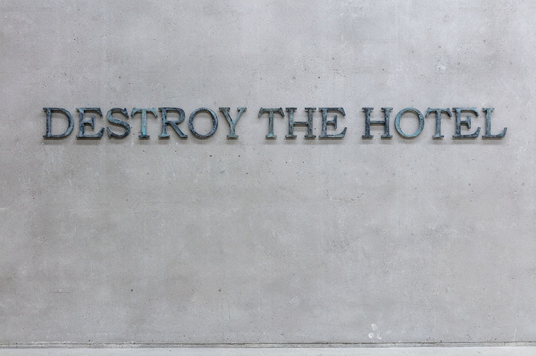 DESTROY THE HOTEL