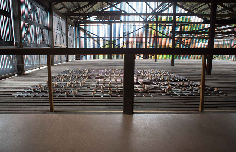 Yasmin Smith, Drowned River Valley, 2018, installation view showing Sydney Harbour salt glaze and Barangaroo sandstone clay